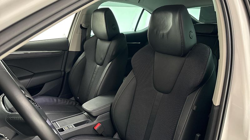 Škoda Octavia 2.0 TDI Style - fotka 15 z 27