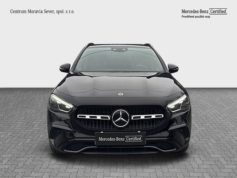 Mercedes-Benz GLA 200d 4MATIC - fotka 8 z 16