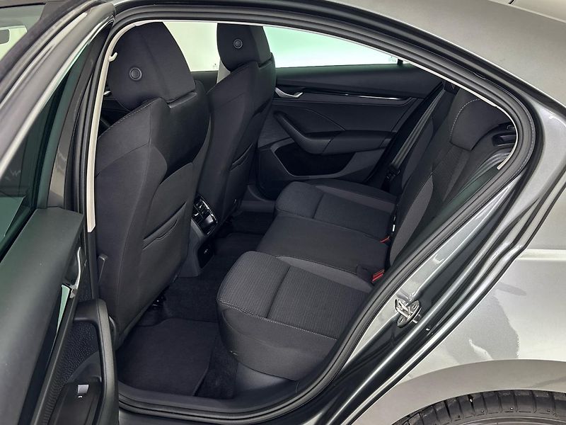 Škoda Octavia Selection - fotka 8 z 28