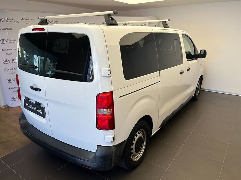 Toyota ProAce 2.0D Professional 9míst L1 - fotka 4 z 29