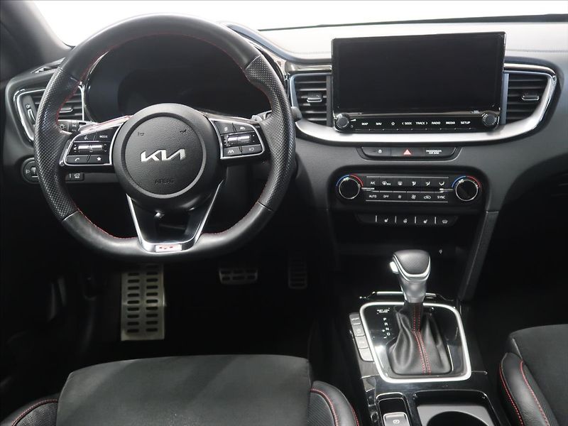 Kia ProCeed 1,6 T-GDI GT 150KW CZ TOP STAV - fotka 29 z 40