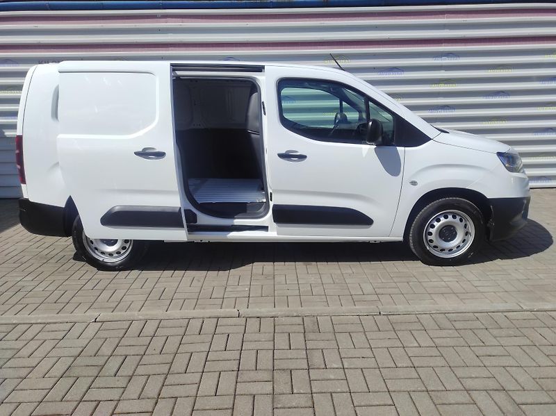 Toyota ProAce City 1,5D-4D 75kW L2, 1 maj., ČR - fotka 6 z 21