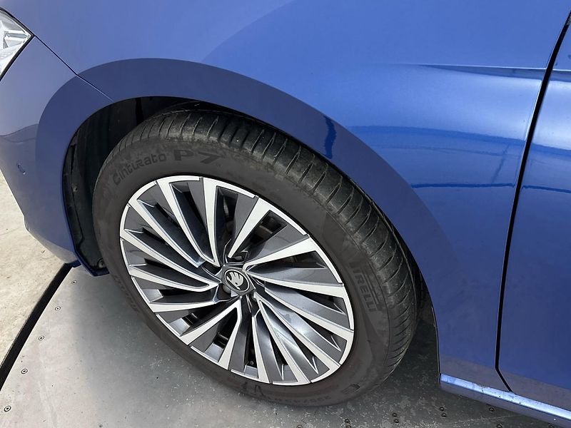 Škoda Superb Laurin & Klement - fotka 28 z 30