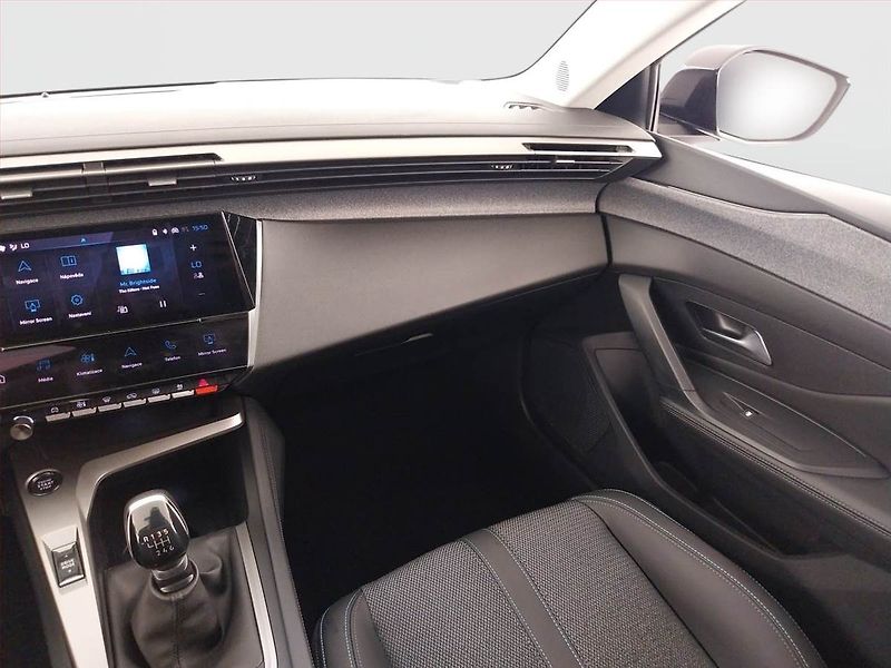 Peugeot 308 (2024) Allure 1.2 PureTech - fotka 8 z 23