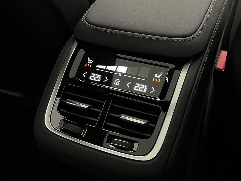Volvo XC90 T8 AWD RECHARGE PLUS DARK AUT - fotka 22 z 48