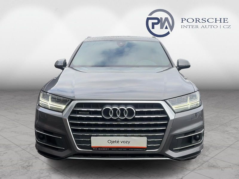 Audi Q7 3.0TDi S-Line Quattro 7míst - fotka 4 z 23