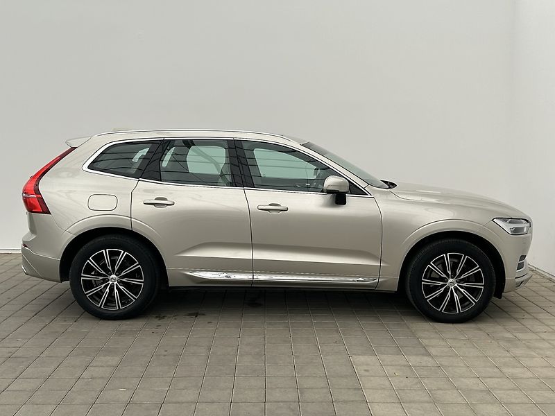 Volvo XC60 2.0 B5 4x4 Inscription - fotka 7 z 38