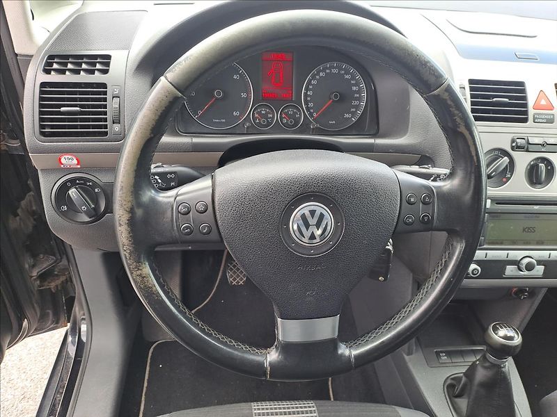 Volkswagen Touran 1,9 TDI KLIMA,TEMPOMAT - fotka 11 z 13