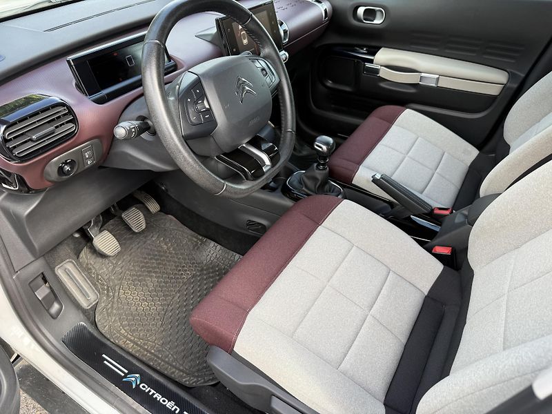 Citroën C4 Cactus 1,5HDI 75 kW - fotka 8 z 20