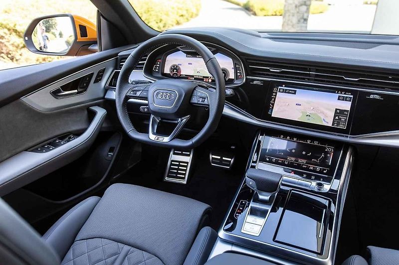 Auto jsme zkoušeli na silnicích v berounském okrese