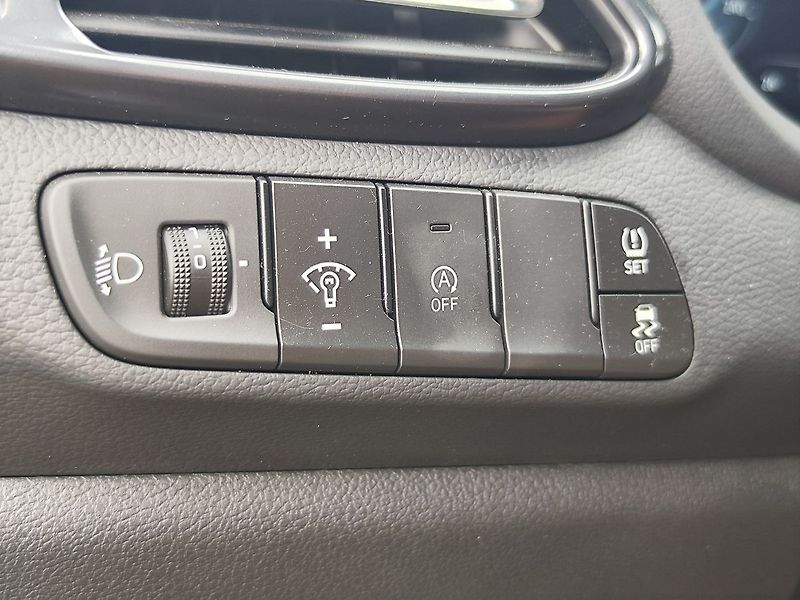 Hyundai i30 1.5 T-GDI/103kW N-Line DCT - fotka 33 z 36