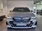 BMW Řada 5 (2026) 540d xDrive Touring M Sport - náhled 1