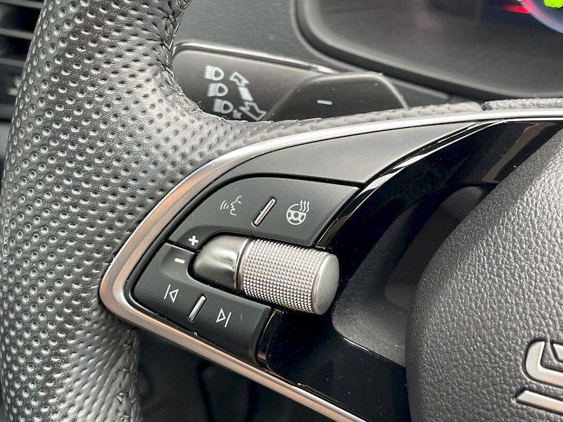 Škoda Karoq (2025) Sportline 2.0 TDI 110kW 4x4 DS - fotka 8 z 35