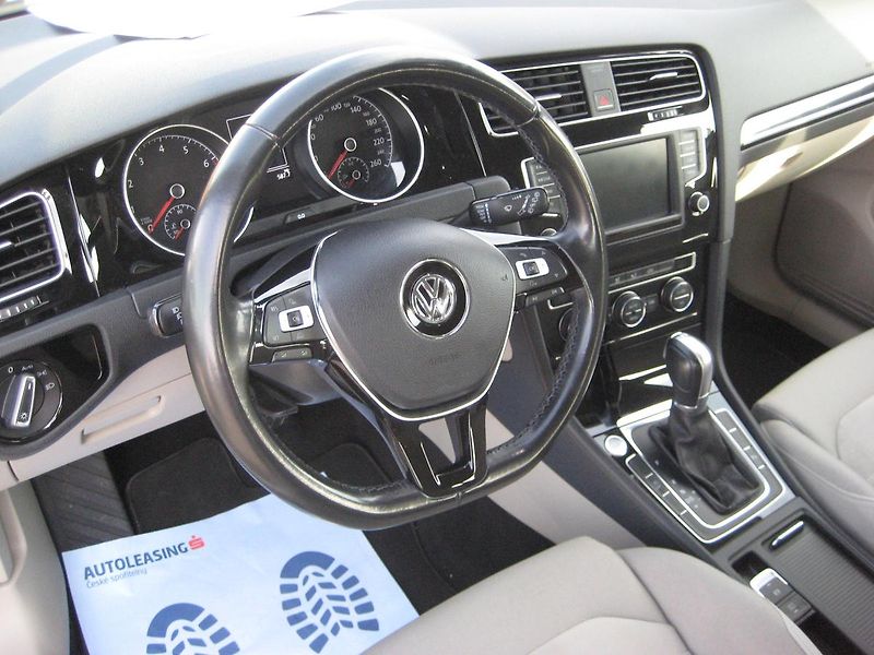 Volkswagen Golf 1.4TSi 110kW-DSG-HIGHLINE-ČR!! - fotka 20 z 28