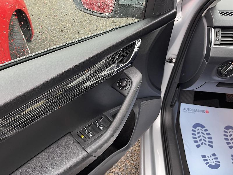 Škoda Octavia 1.5 TSi 110kW DSG-Style-DPH-ČR - fotka 20 z 35
