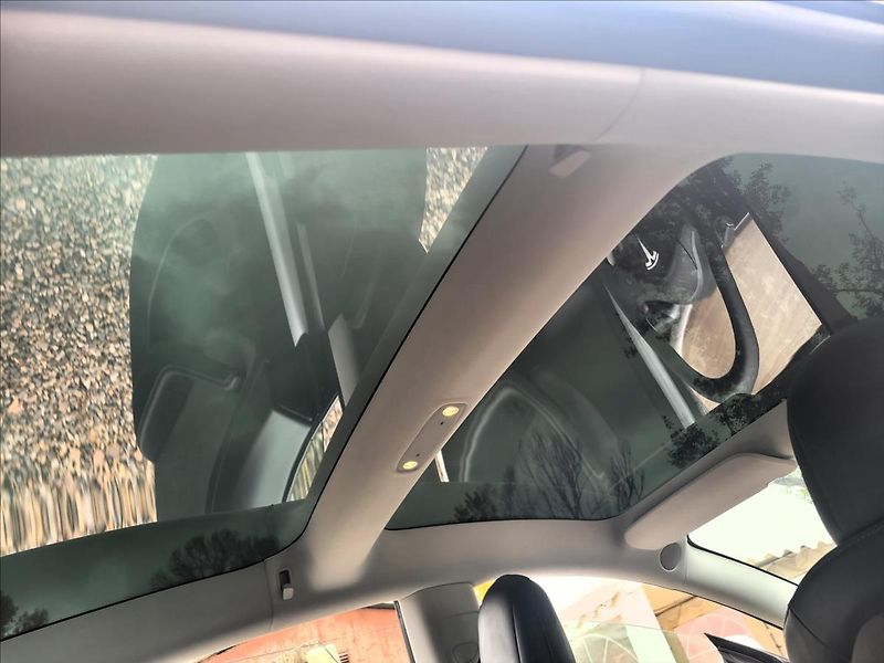 Tesla Model 3 AWD,LR,366kw,DUAL,SOH 89% - fotka 37 z 50