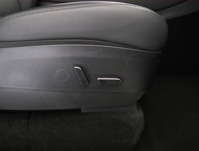 Tesla Model Y (2022) RWD LFP 60kWh, SoH 95% - fotka 31 z 33