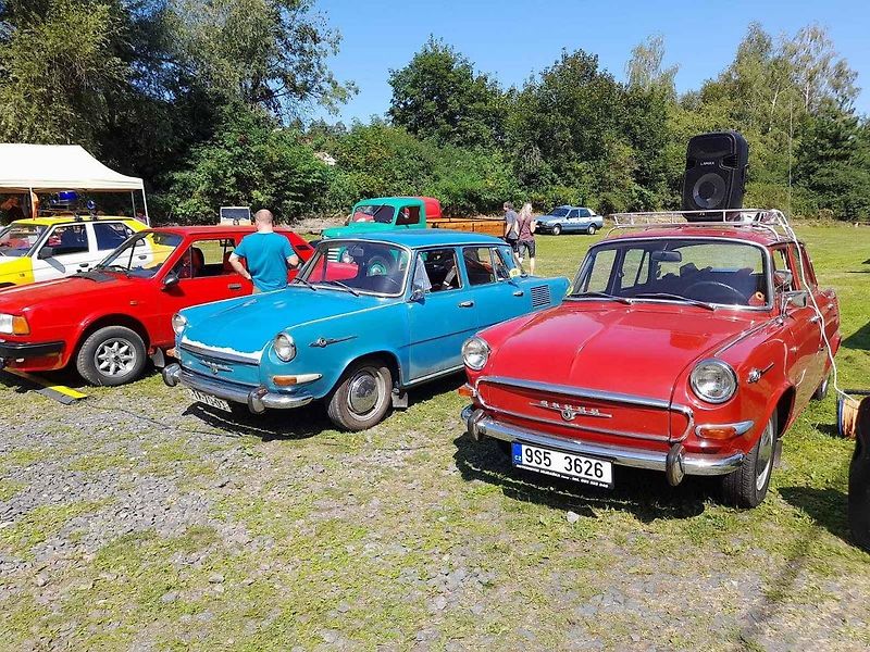 Na trasu třetího ročníku Bílichovské bludičky v sobotu 24. srpna vyrazilo 83 vozidel a strojů.