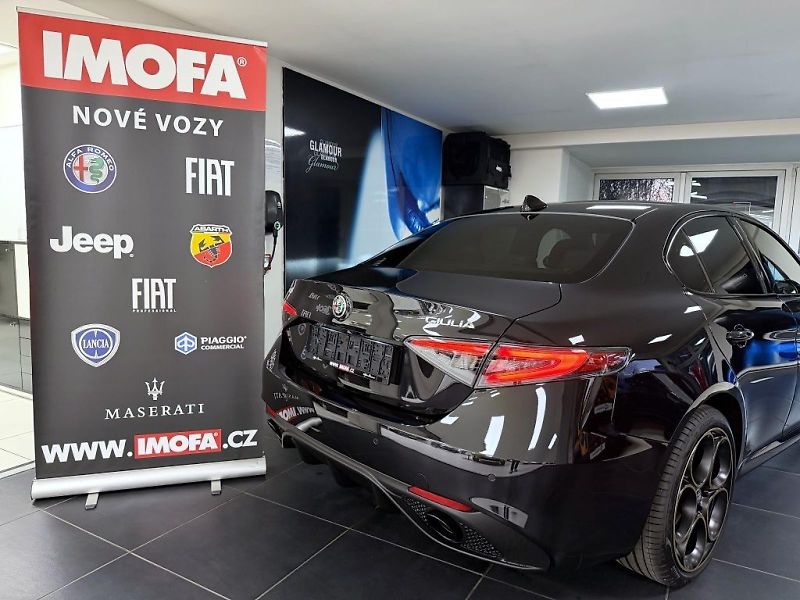 Alfa Romeo Giulia (2026) 2.0T 280k AT8 ZF Q4 4x4 Intens - fotka 5 z 6