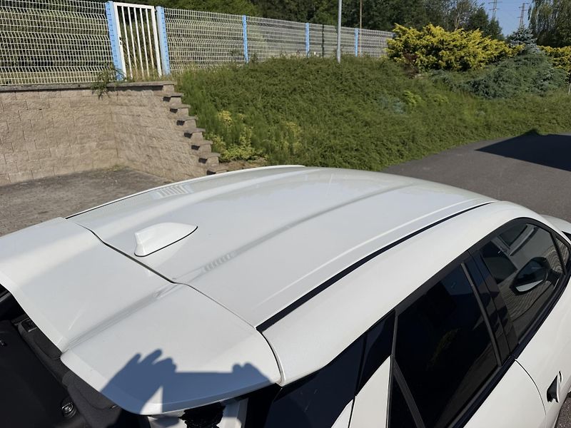 Toyota C-HR 1,8i hybrid automat navigace - fotka 9 z 21