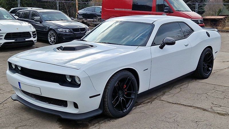 Dodge Challenger 5.7L V8 Hemi/Shaker/kůže/375 P - fotka 2 z 19
