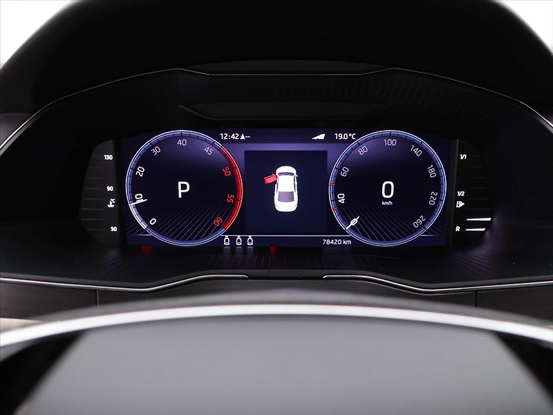 Škoda Superb 2,0 TDI 147kW Style 4x4 Kůže - fotka 17 z 35