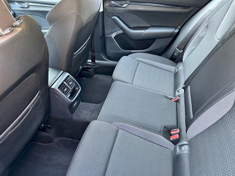Škoda Octavia (2024) 1.0 TSI e-TEC 81kW DSG Ambitio - fotka 19 z 23