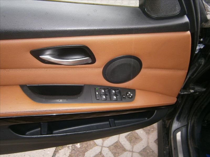 BMW Řada 3 3,0 D  330D XDRIVE - fotka 11 z 12