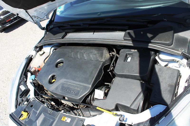 Ford Focus (2015) 1,6TDCI KLIMA ELOKNA  KOUP.CZ - fotka 16 z 16
