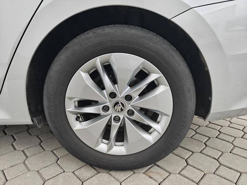 Škoda Octavia Ambition 6MP 2,0TDI - fotka 20 z 22