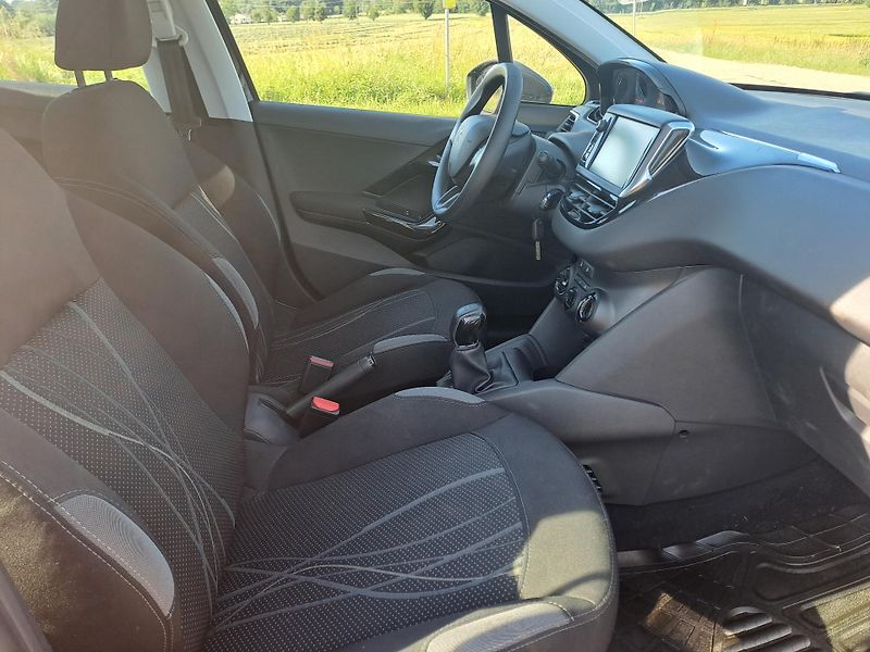 Peugeot 208 (2015) 1.0 PĚKNÝ STAV - fotka 14 z 22