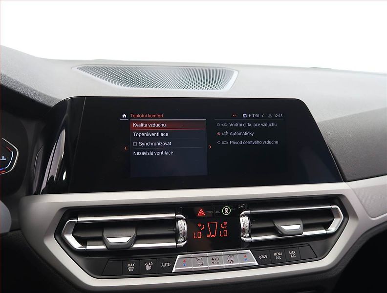 BMW Řada 3 (2021) Advantage 320 d xDrive - fotka 23 z 28