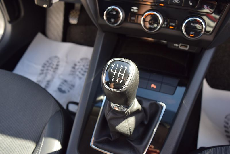 Škoda Octavia (2020) 2.0TDI 110kw AMBITION NAVI APP - fotka 37 z 48
