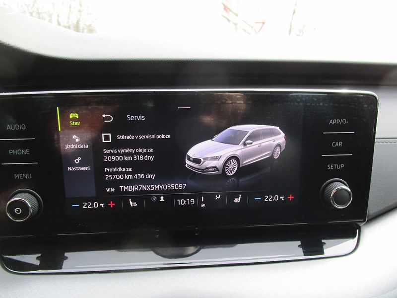 Škoda Octavia 1,5TSI-110KW + STK ČR - fotka 14 z 26