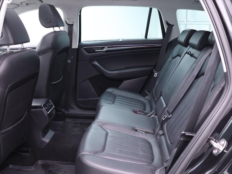 Škoda Kodiaq 2,0 TDI 147kW 4x4 DSG L&K DPH - fotka 13 z 33