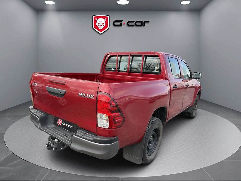 Toyota Hilux 2.4 D-4D Double Cab 4x4 Live - fotka 2 z 4