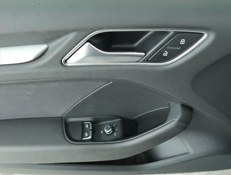 Audi A3 (2015) 1.6 TDI, Automat, Navi - fotka 16 z 17