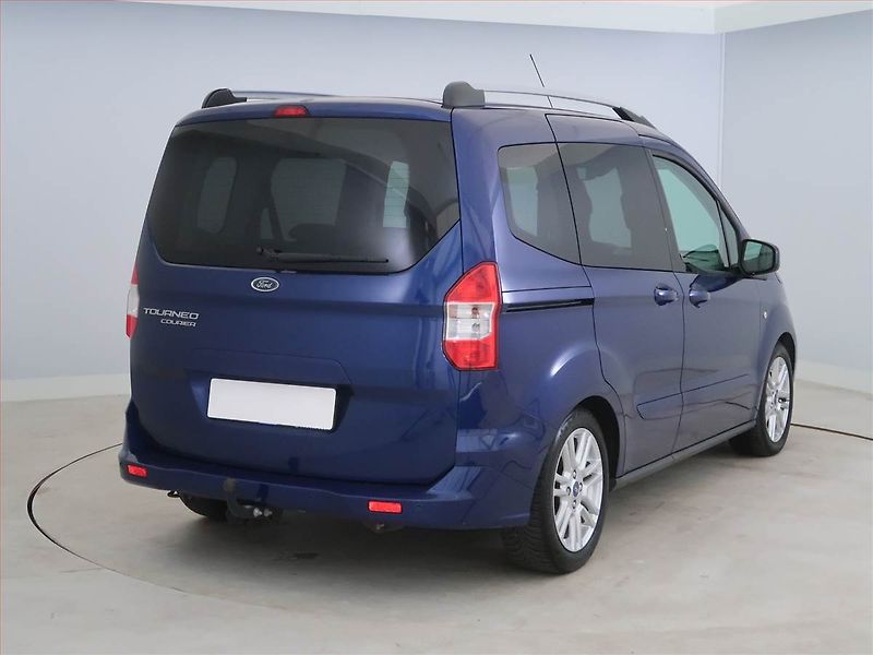 Ford Tourneo Courier (2014) Titanium 1.6 TDCi, 5Míst - fotka 5 z 15