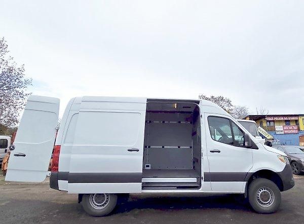 Mercedes-Benz Sprinter (2024) 4x4 V6! 3.0D 2500 Cargo  - fotka 3 z 39