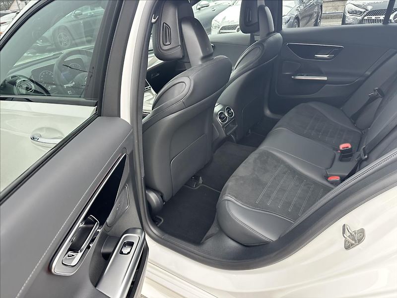 Mercedes-Benz Třídy C C 300de 4MATIC AMG linie - fotka 11 z 13