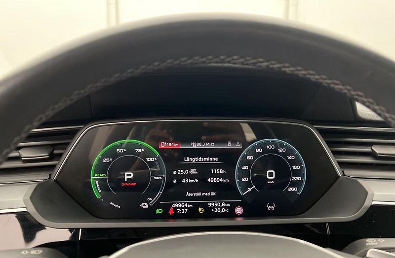 Audi Q8 e-tron 50 Q Vzduch. odpružení Kamera - fotka 19 z 32