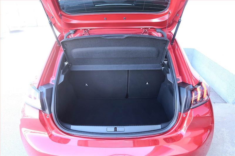 Peugeot 208 (2024) 1.2 PureTech, Automat - fotka 13 z 22