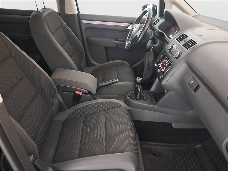 Volkswagen Touran (2012) 1.6 TDI, 7 míst, Navi - fotka 9 z 16