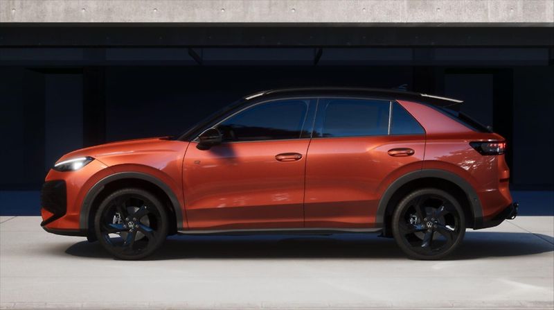 Volkswagen T-Roc (2026) 1,5 eTSI 110 kW 7DSG  R-Line - fotka 2 z 9