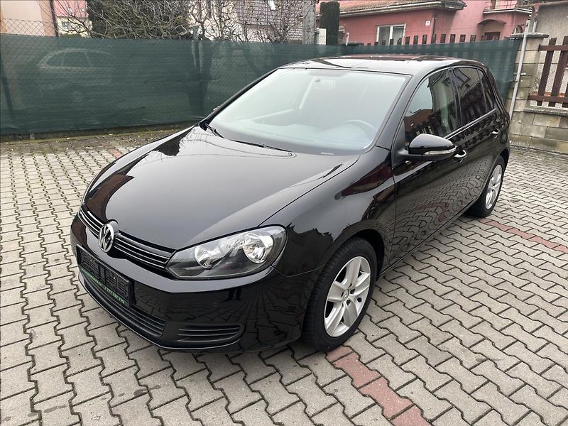 Volkswagen Golf 1,6 MPI - fotka 9 z 20