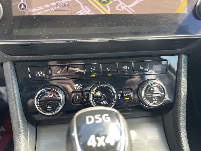 Škoda Superb 2.0 TSi Dsg 4x4 STYLE-DPH-ČR ! - fotka 40 z 54