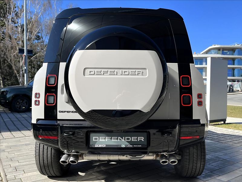 Land Rover Defender 110 V8 P425 X-DYNAMIC HSE - fotka 5 z 35