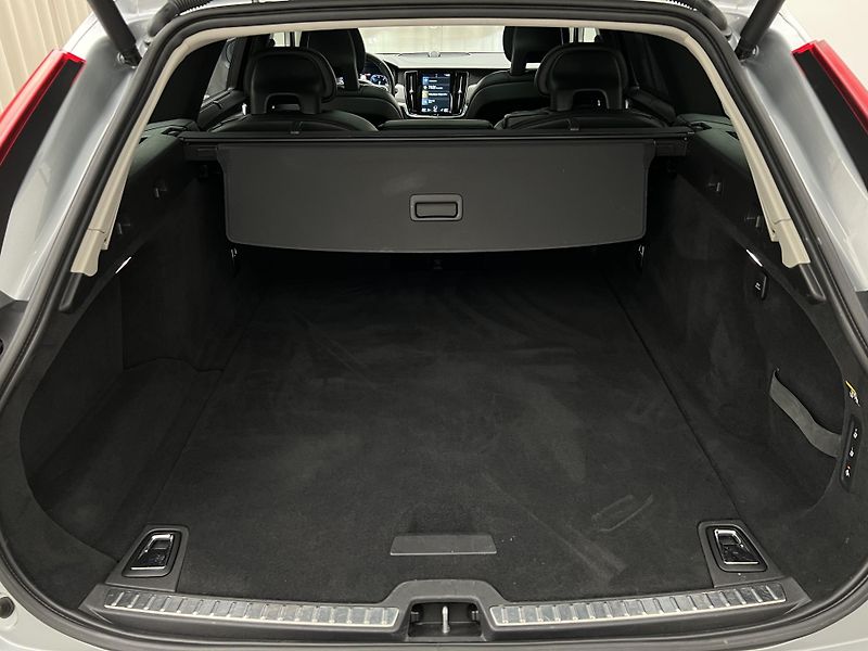 Volvo V90 CC D5 AWD PRO AUT - fotka 5 z 41