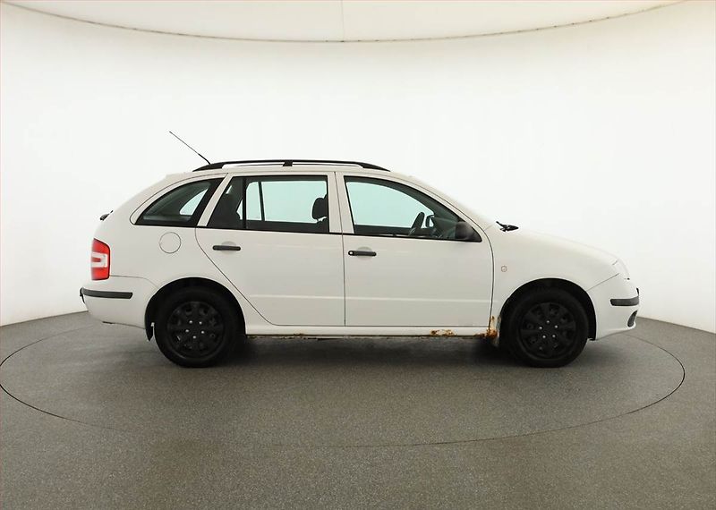 Škoda Fabia (2004) 1.2 12V, Serv.kniha - fotka 6 z 13