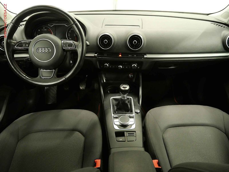 Audi A3 (2014) 2.0TDi, LED, navi, park.asist - fotka 8 z 23